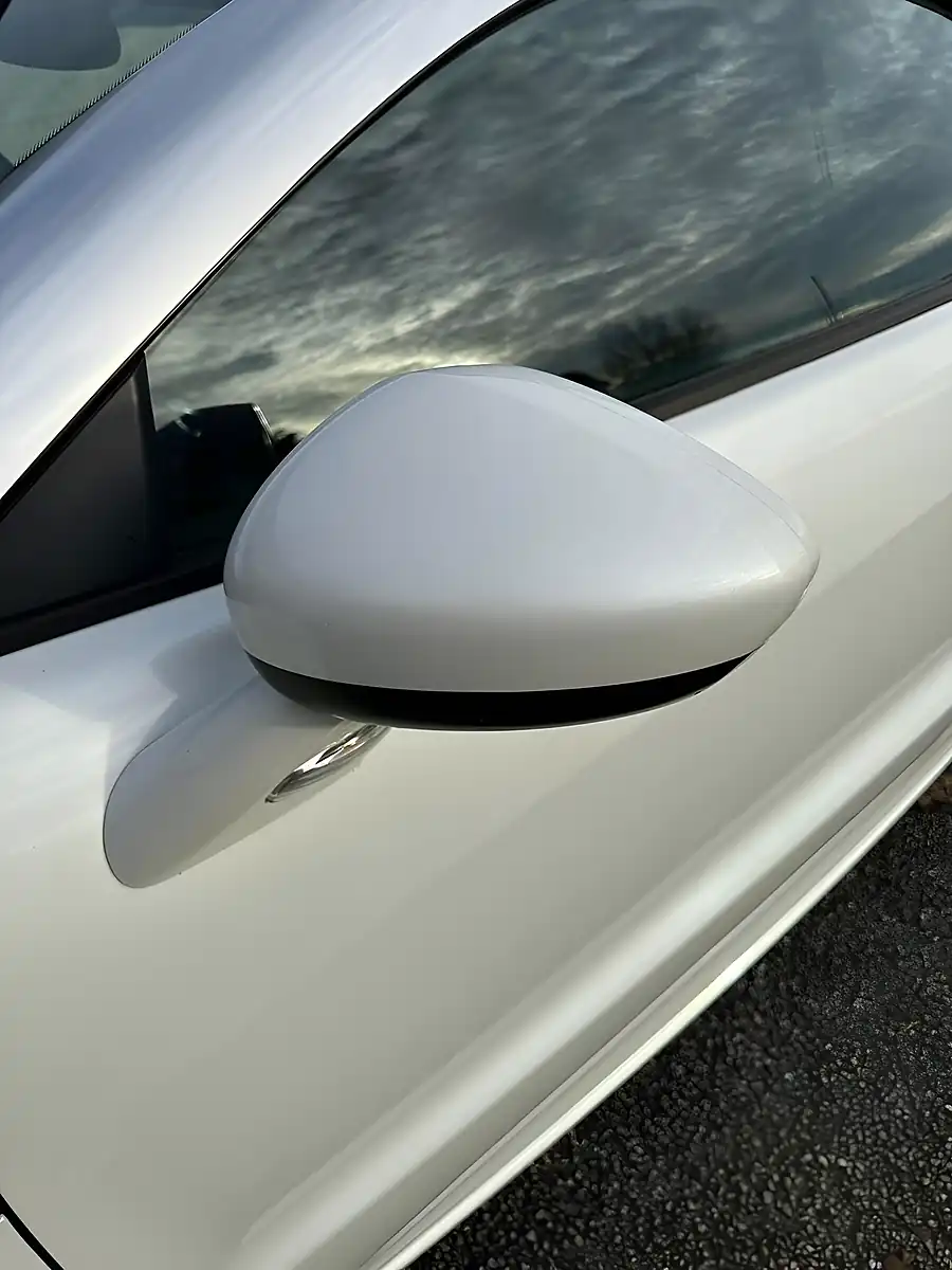 Used 2015 Peugeot Rcz GT Pearlescent White - Interior and Exterior details 5