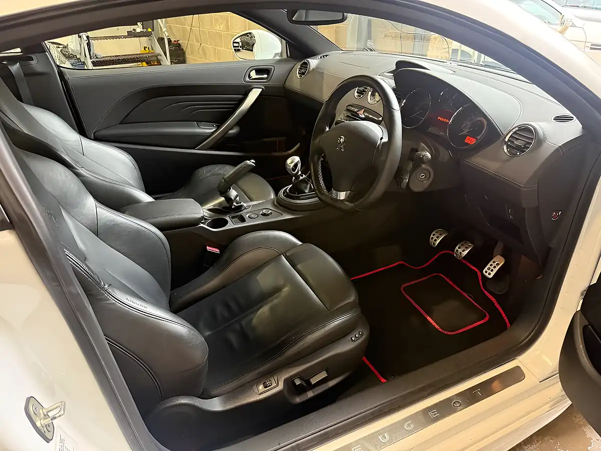 Used 2015 Peugeot Rcz GT White - Interior and Exterior details 11