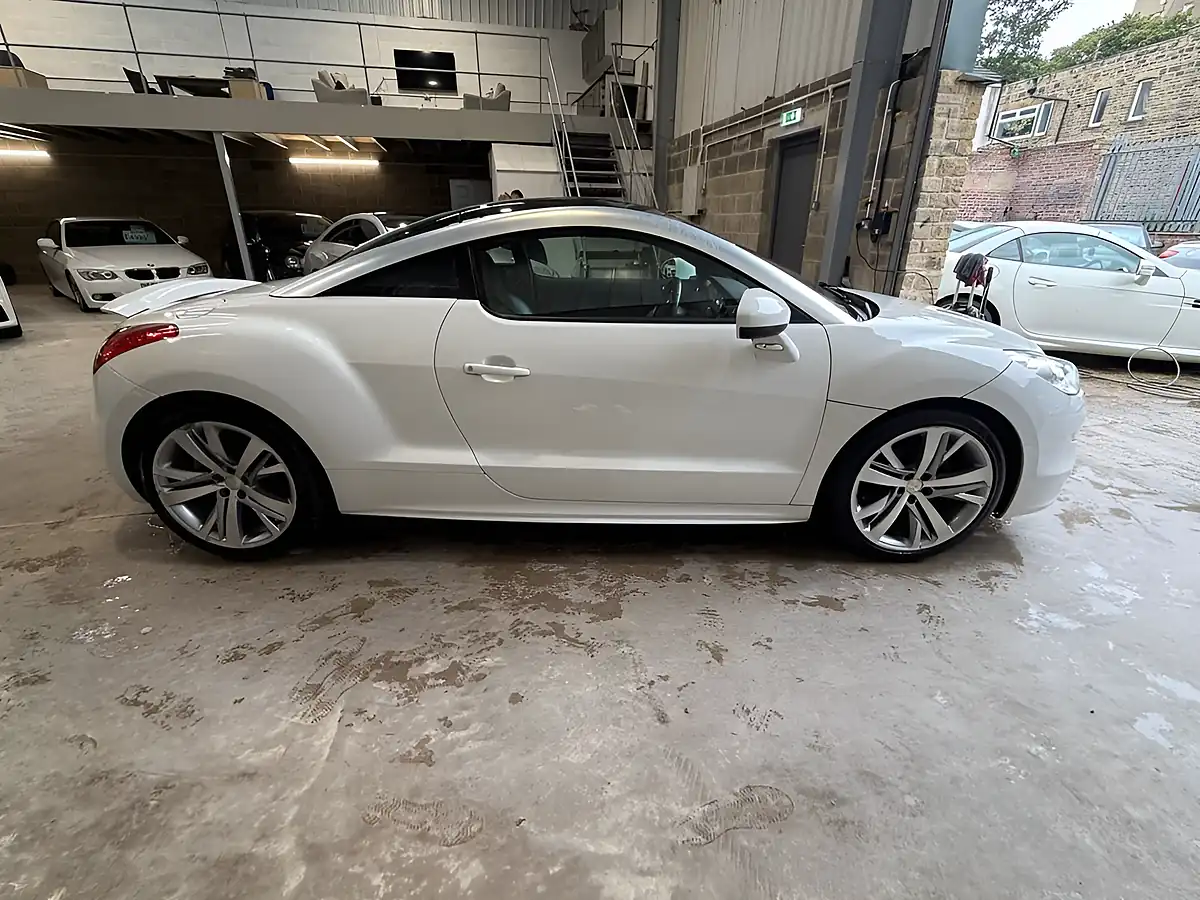 Used 2015 Peugeot Rcz GT White - Interior and Exterior details 7