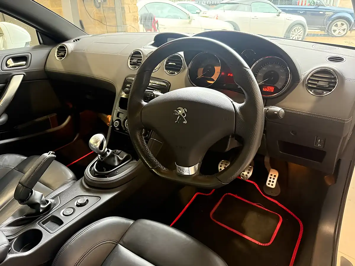 Used 2015 Peugeot Rcz GT White - Interior and Exterior details 8