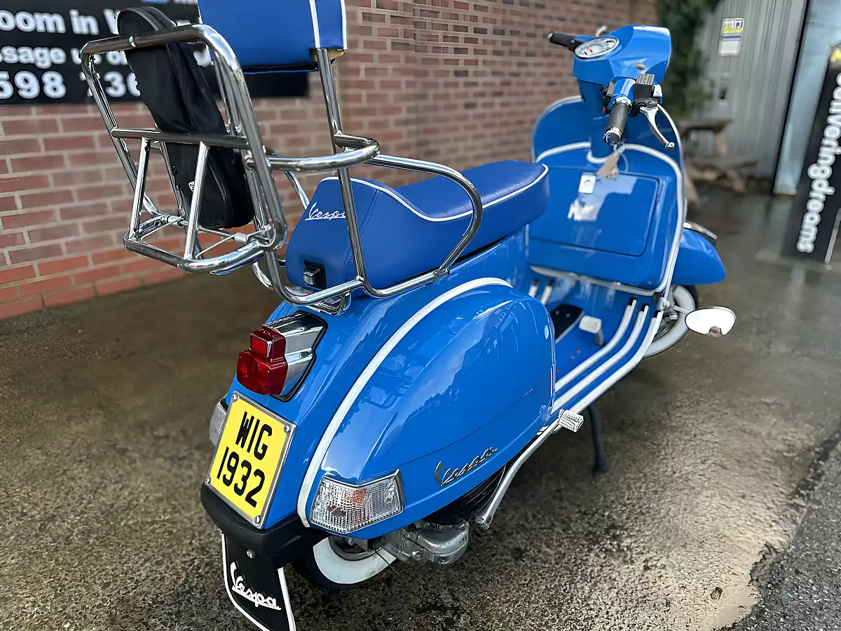 Used 2015 Piaggio Vespa Px Blue - Interior and Exterior details 11