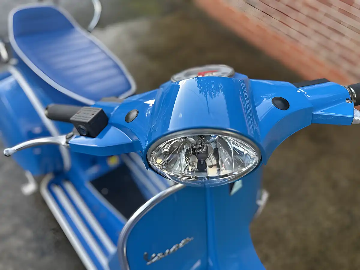 Used 2015 Piaggio Vespa Px Blue - Interior and Exterior details 7