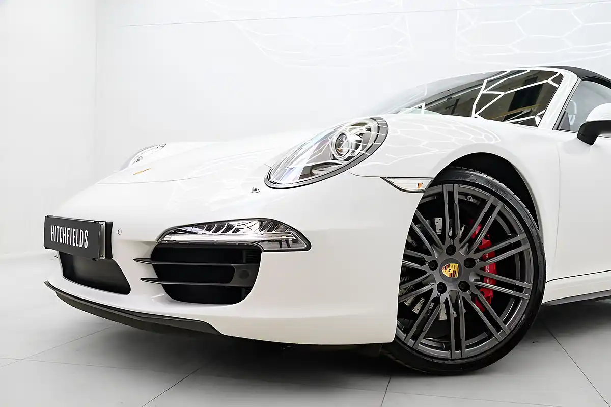 Used 2015 Porsche 911 Carrera 4S Convertible White - Interior and Exterior details 17