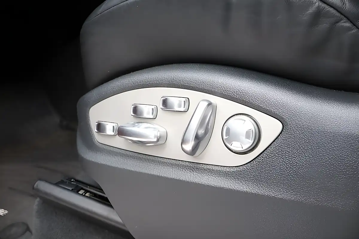 Used 2015 Porsche Cayenne Gts Red - Interior and Exterior details 14