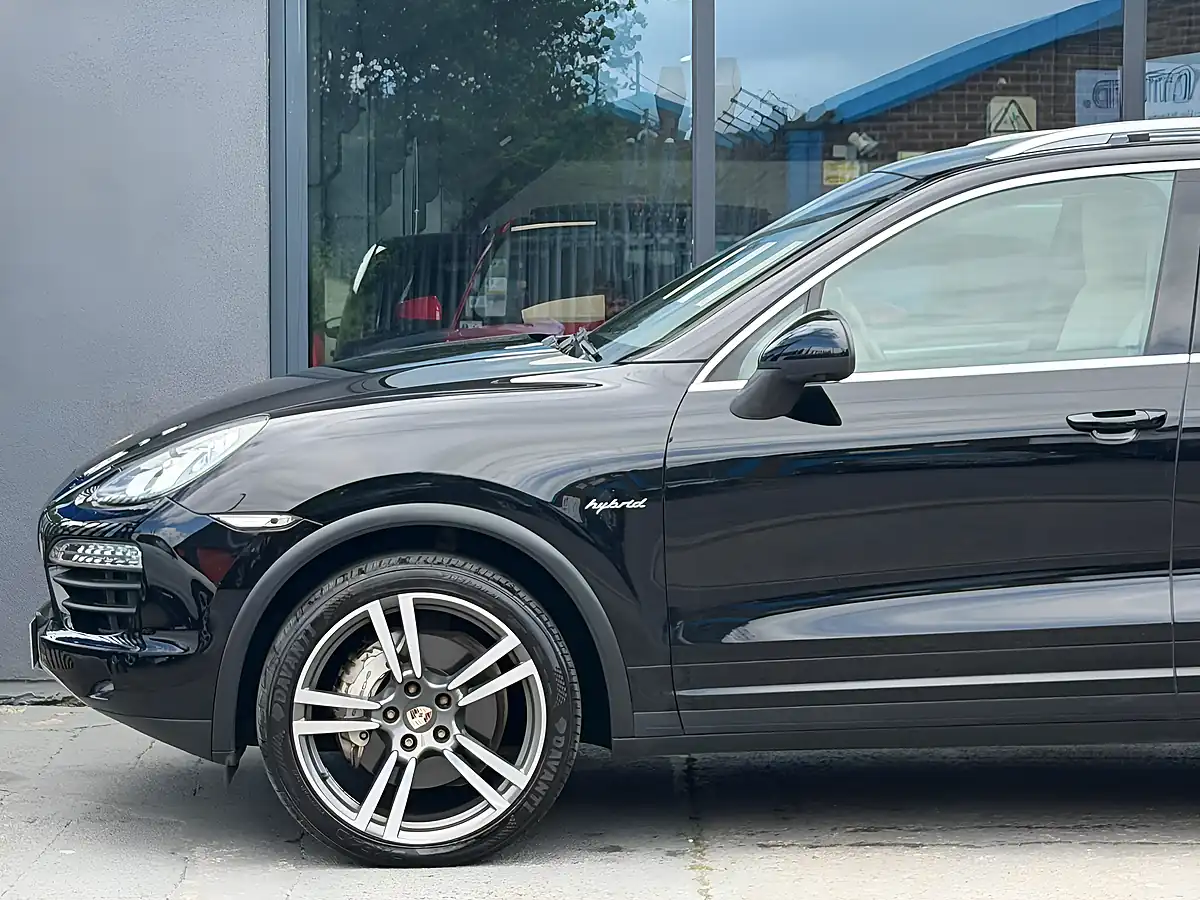 Used 2015 Porsche Cayenne S Black - Interior and Exterior details 12
