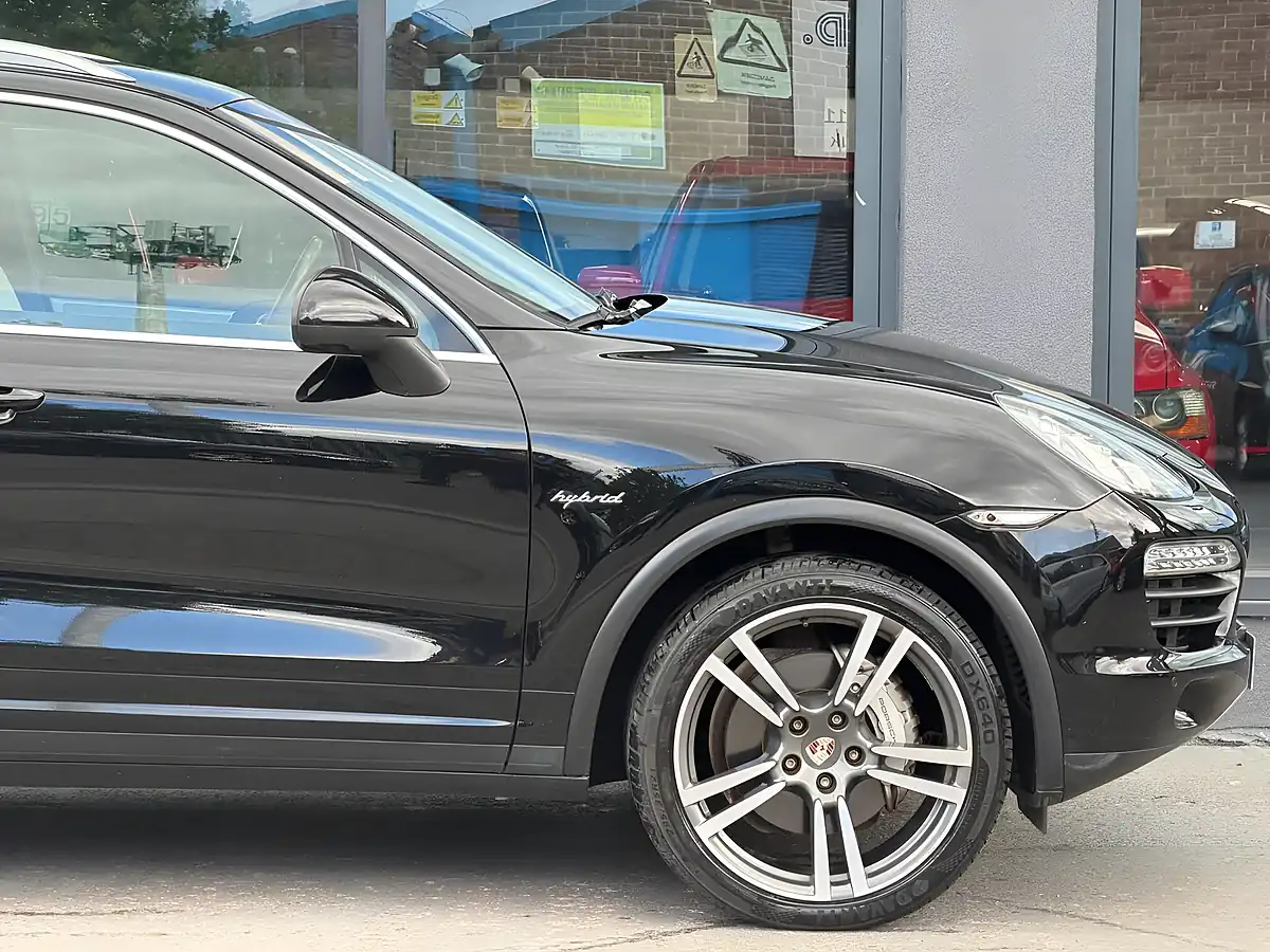 Used 2015 Porsche Cayenne S Black - Interior and Exterior details 8