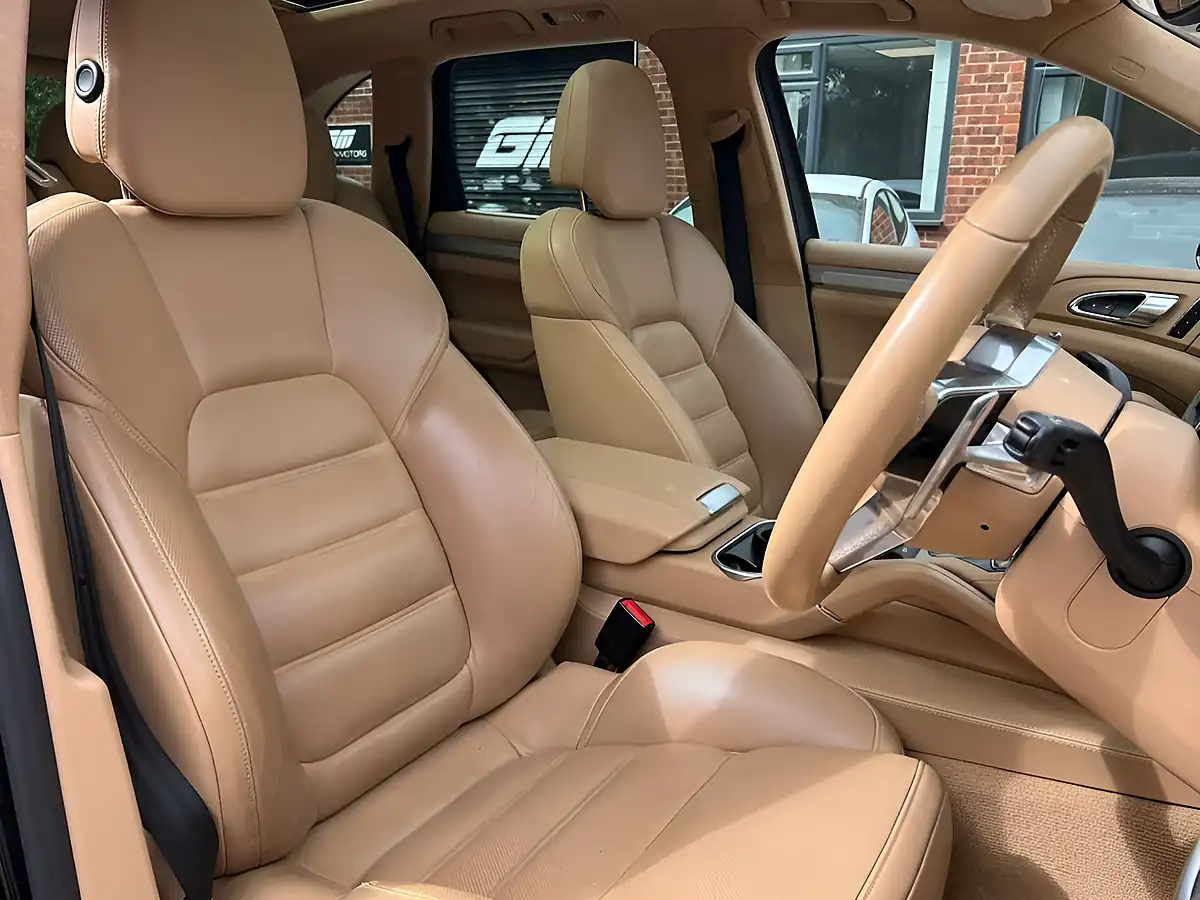 Used 2015 Porsche Cayenne S Blue - Interior and Exterior details 11