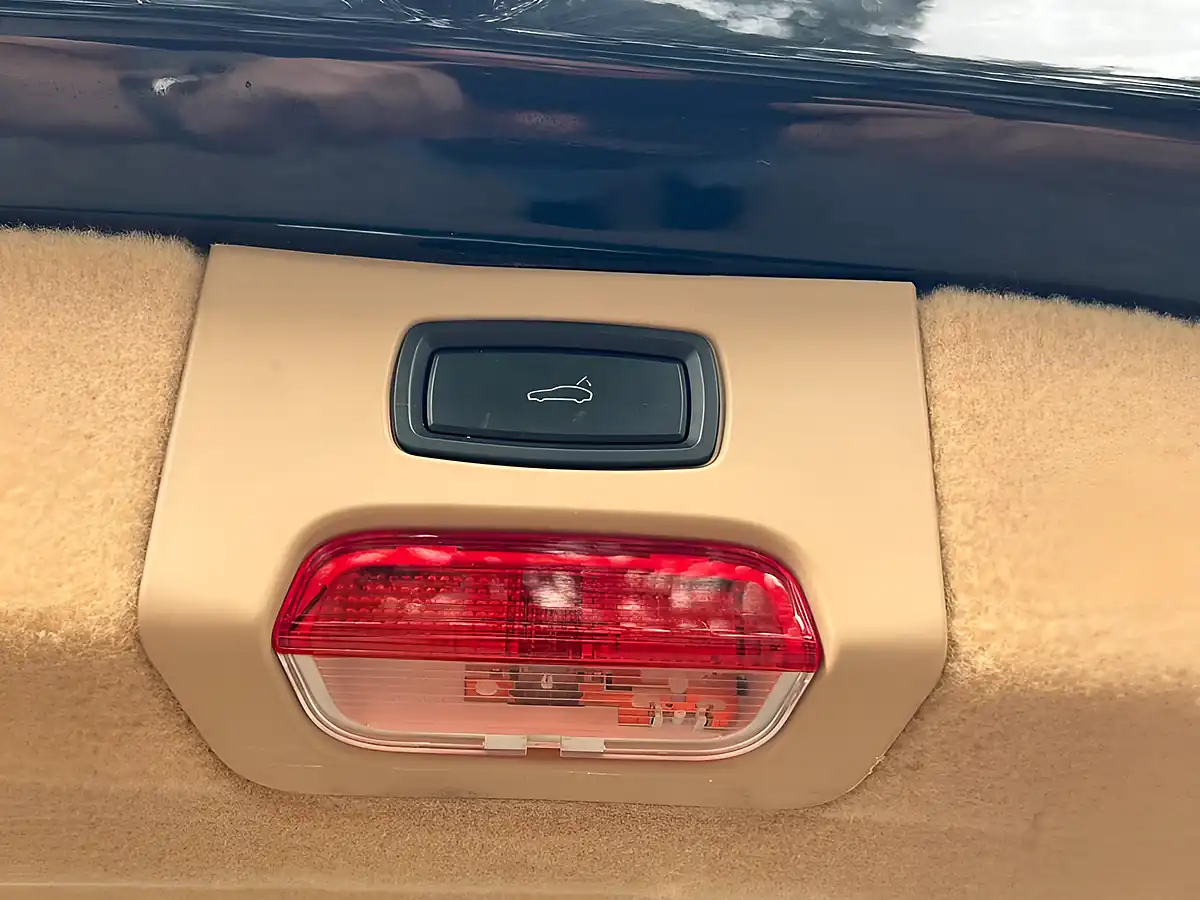 Used 2015 Porsche Cayenne S Blue - Interior and Exterior details 19