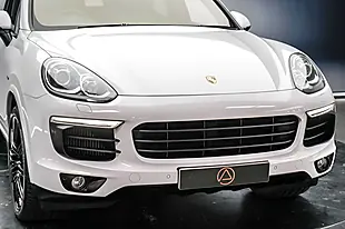 Used 2015 Porsche Cayenne White - Interior and Exterior details 11