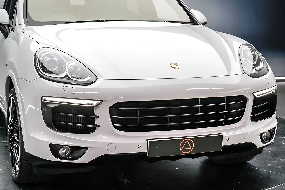Used 2015 Porsche Cayenne White - Interior and Exterior details 11