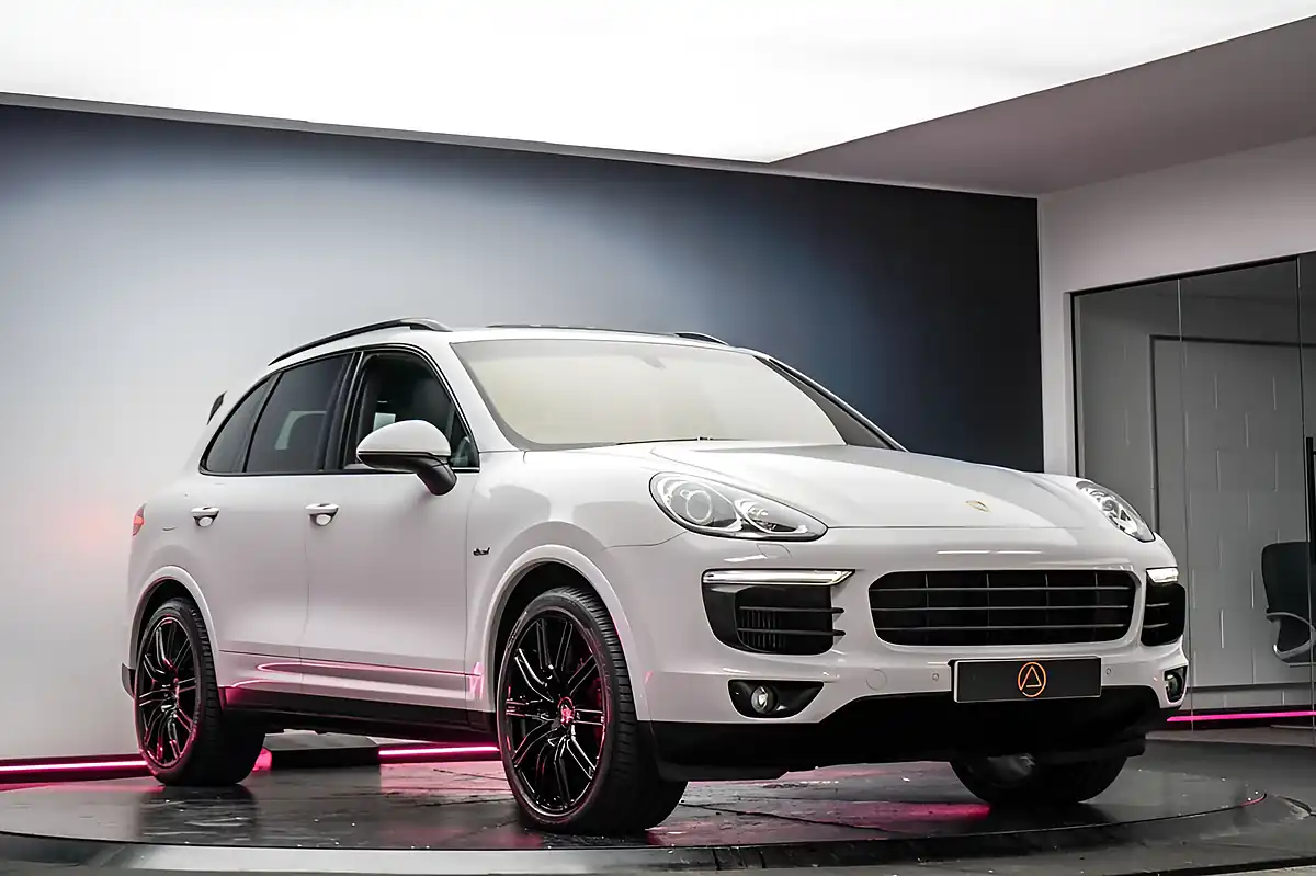 Used 2015 Porsche Cayenne White - Interior and Exterior details 13