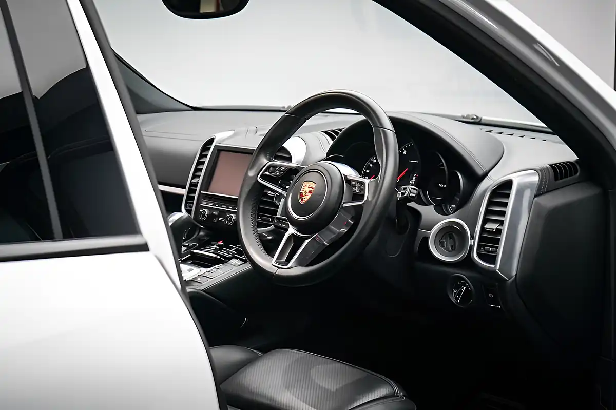 Used 2015 Porsche Cayenne White - Interior and Exterior details 14