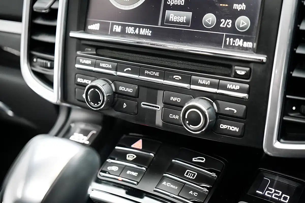 Used 2015 Porsche Cayenne White - Interior and Exterior details 19