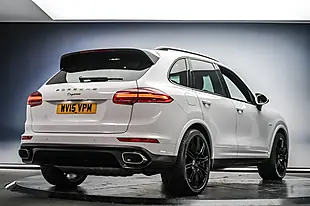Used 2015 Porsche Cayenne White - Interior and Exterior details 3