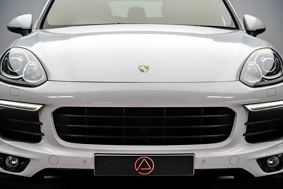 Used 2015 Porsche Cayenne White - Interior and Exterior details 8