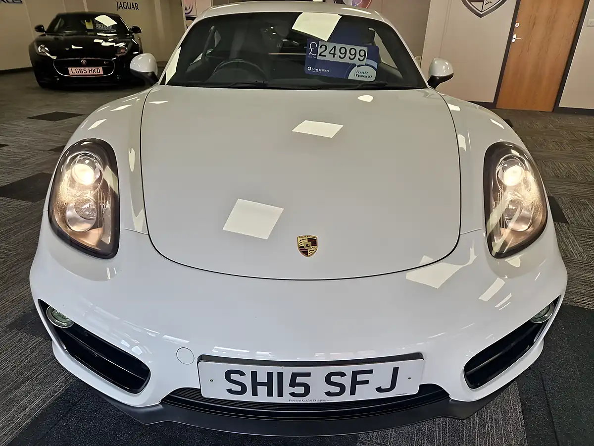Used 2015 Porsche Cayman 981 Coupe White - Interior and Exterior details 12