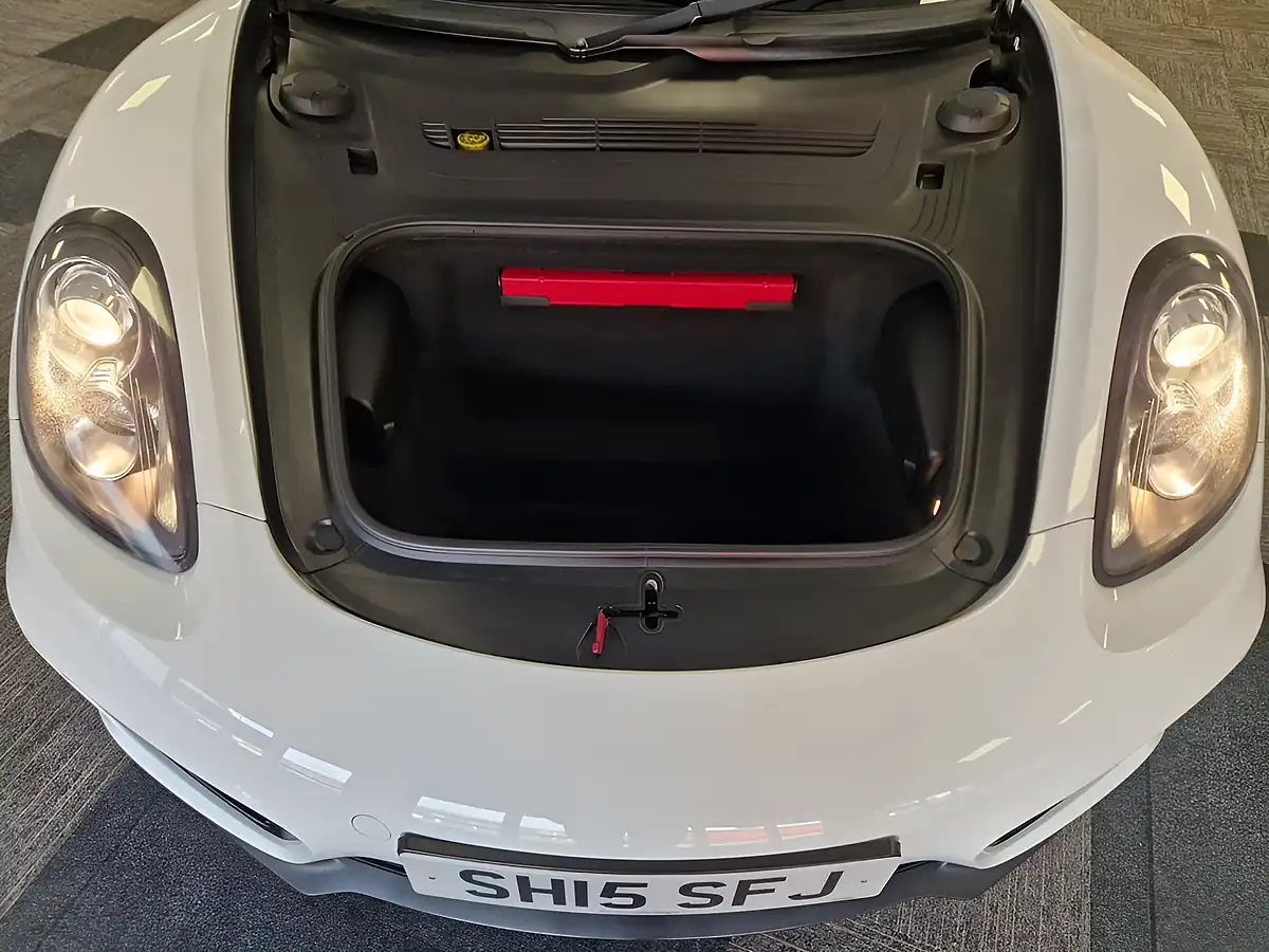 Used 2015 Porsche Cayman 981 Coupe White - Interior and Exterior details 13