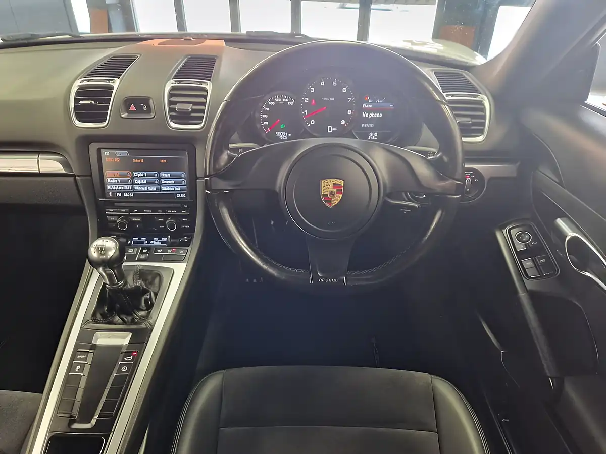 Used 2015 Porsche Cayman 981 Coupe White - Interior and Exterior details 19