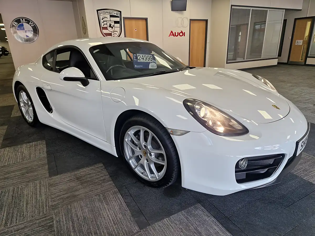 Used 2015 Porsche Cayman 981 Coupe White - Interior and Exterior details 2