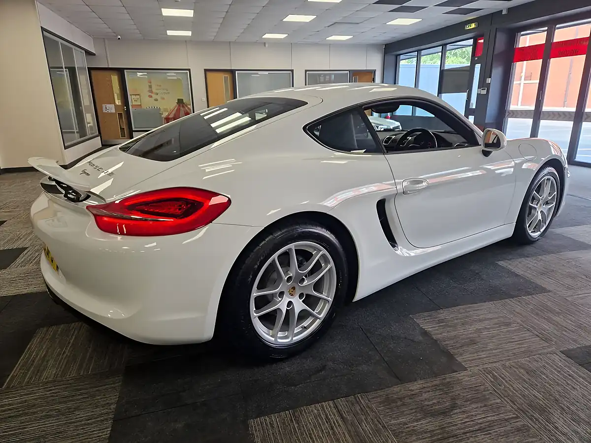Used 2015 Porsche Cayman 981 Coupe White - Interior and Exterior details 3