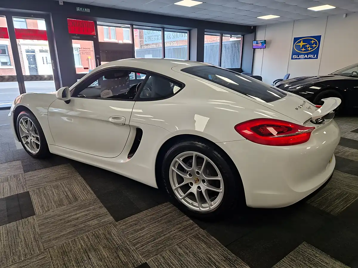 Used 2015 Porsche Cayman 981 Coupe White - Interior and Exterior details 4