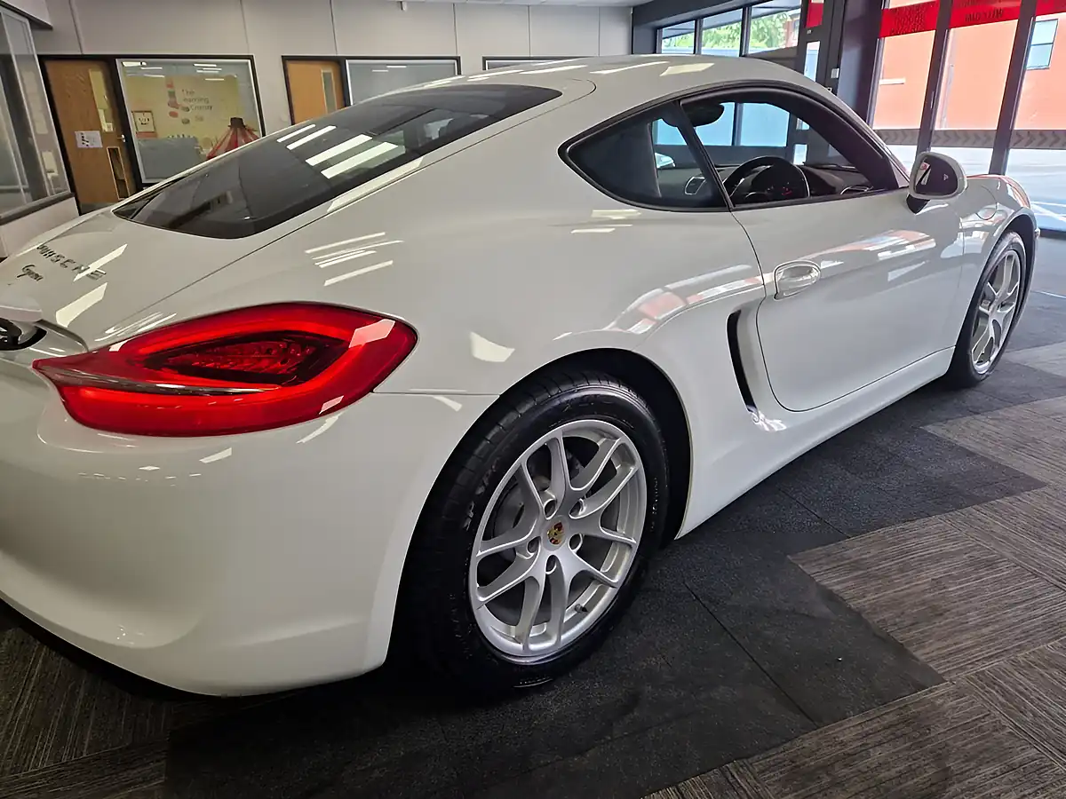 Used 2015 Porsche Cayman 981 Coupe White - Interior and Exterior details 7
