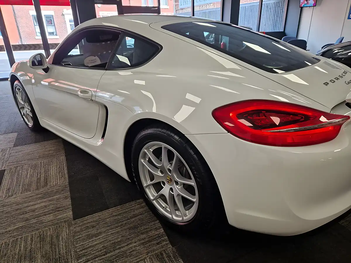 Used 2015 Porsche Cayman 981 Coupe White - Interior and Exterior details 8
