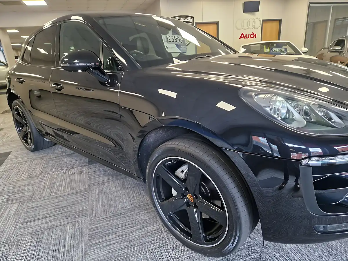 Used 2015 Porsche Macan S Black - Interior and Exterior details 10