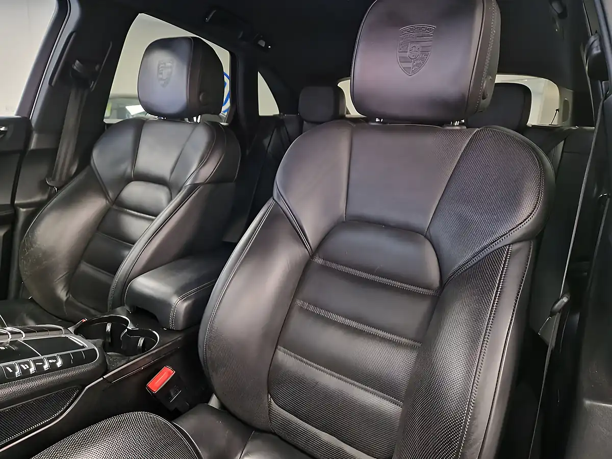 Used 2015 Porsche Macan S Black - Interior and Exterior details 15
