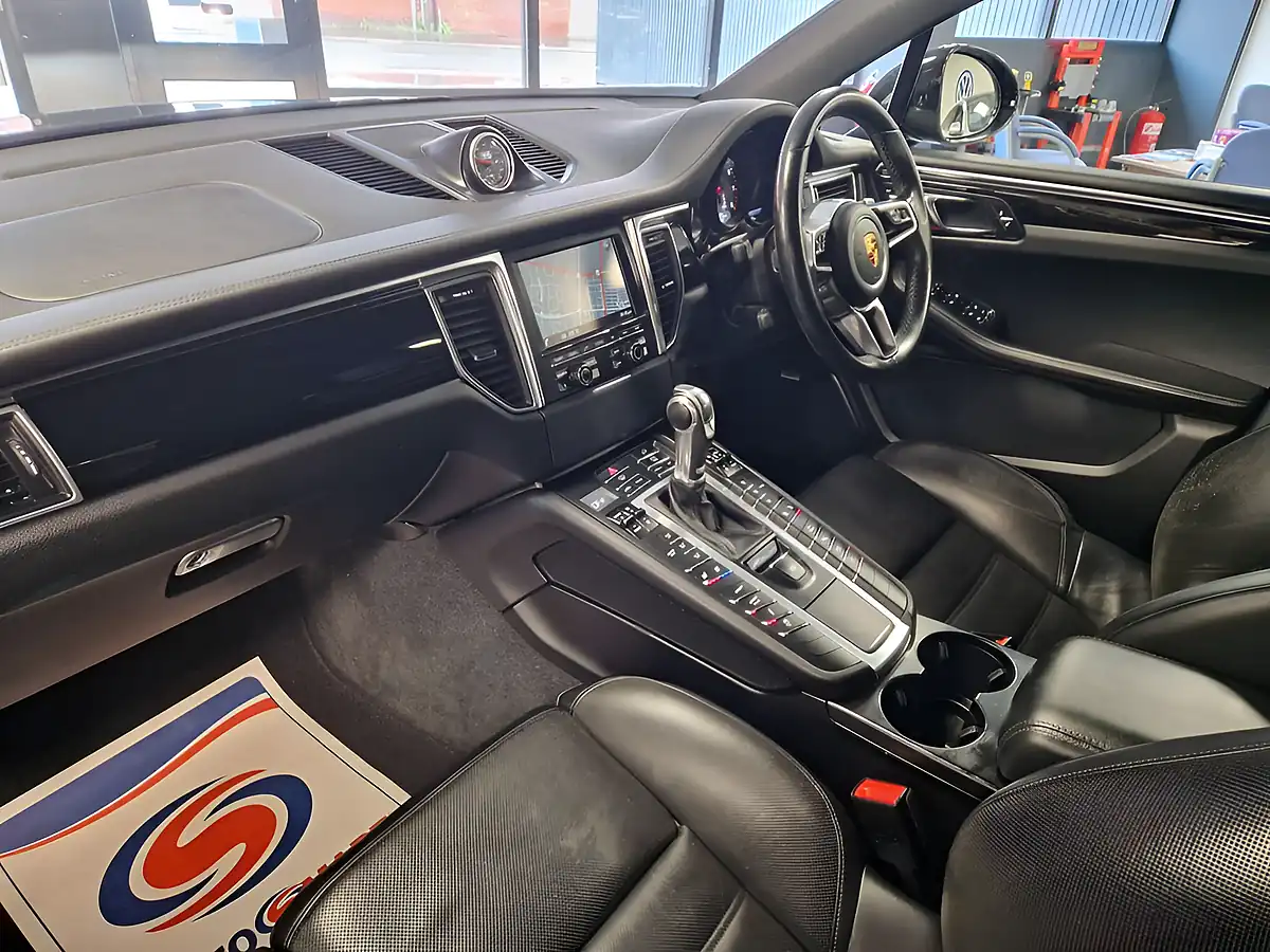 Used 2015 Porsche Macan S Black - Interior and Exterior details 19