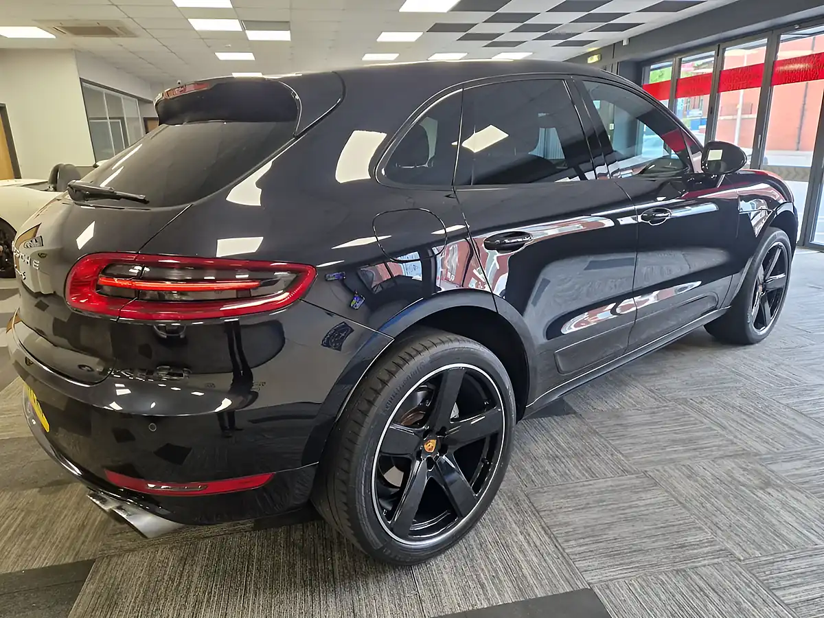 Used 2015 Porsche Macan S Black - Interior and Exterior details 3