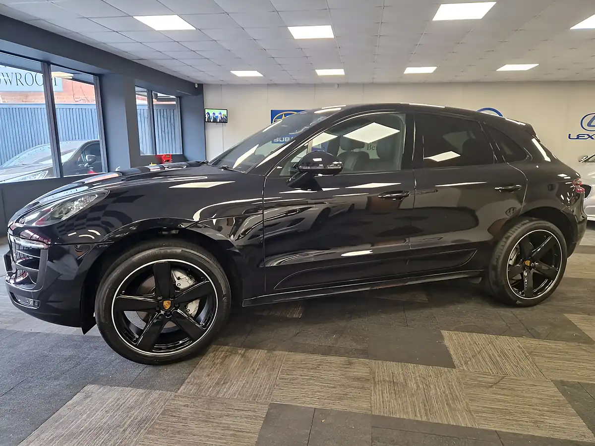 Used 2015 Porsche Macan S Black - Interior and Exterior details 5