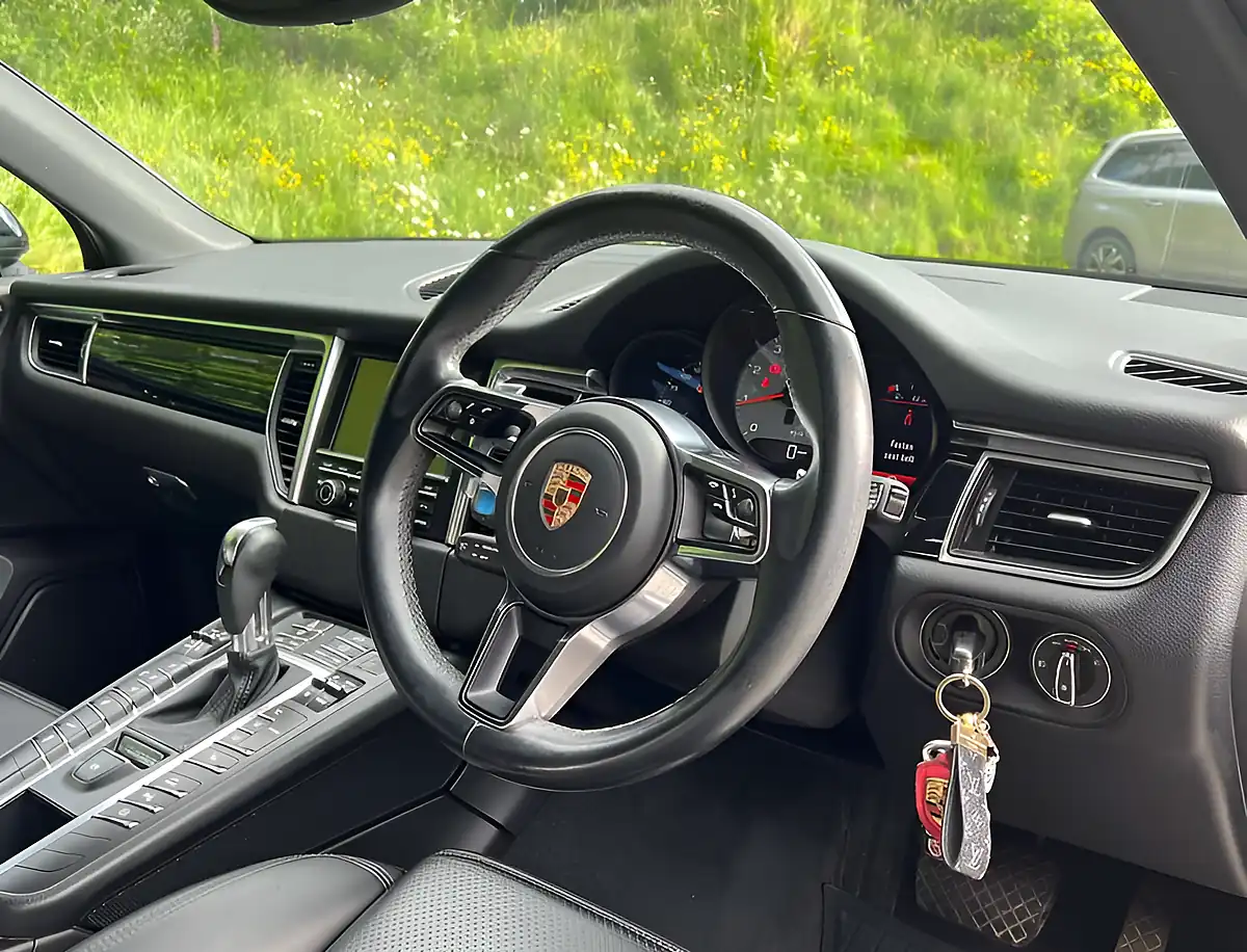 Used 2015 Porsche Macan S Black - Interior and Exterior details 11