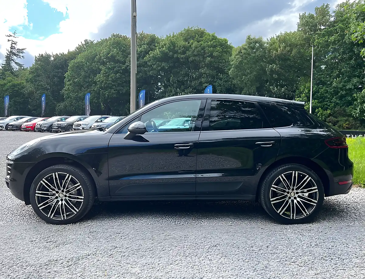 Used 2015 Porsche Macan S Black - Interior and Exterior details 6