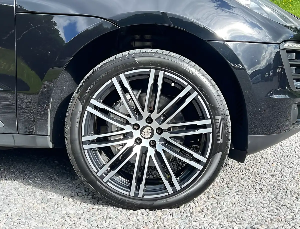 Used 2015 Porsche Macan S Black - Interior and Exterior details 9