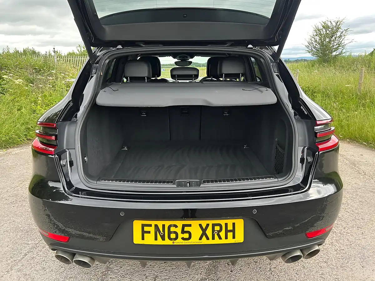 Used 2015 Porsche Macan S Black - Interior and Exterior details 10