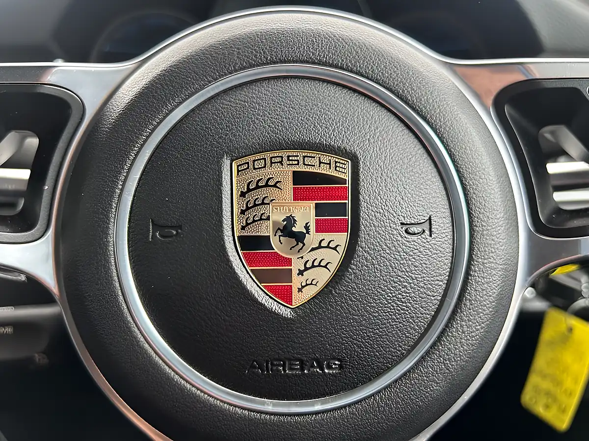 Used 2015 Porsche Macan S Black - Interior and Exterior details 14