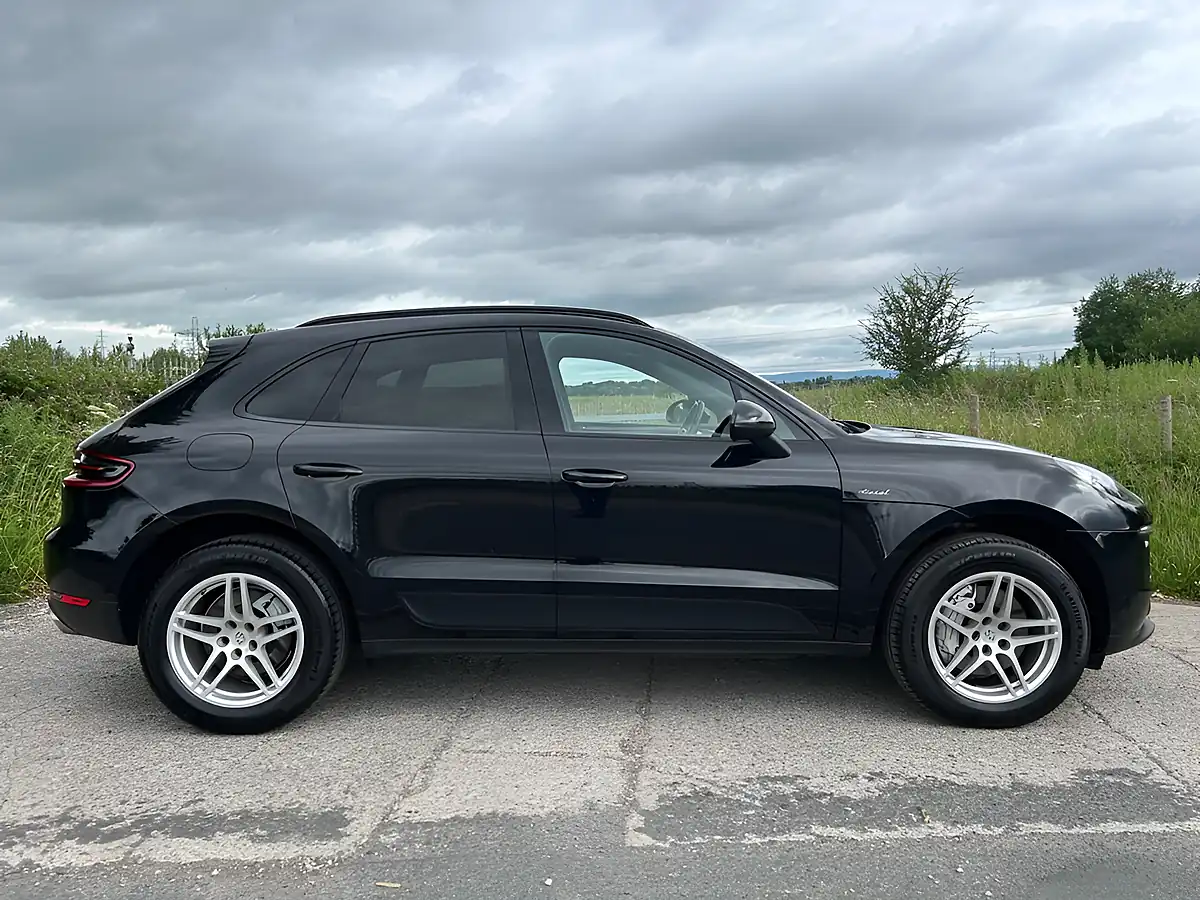 Used 2015 Porsche Macan S Black - Interior and Exterior details 2