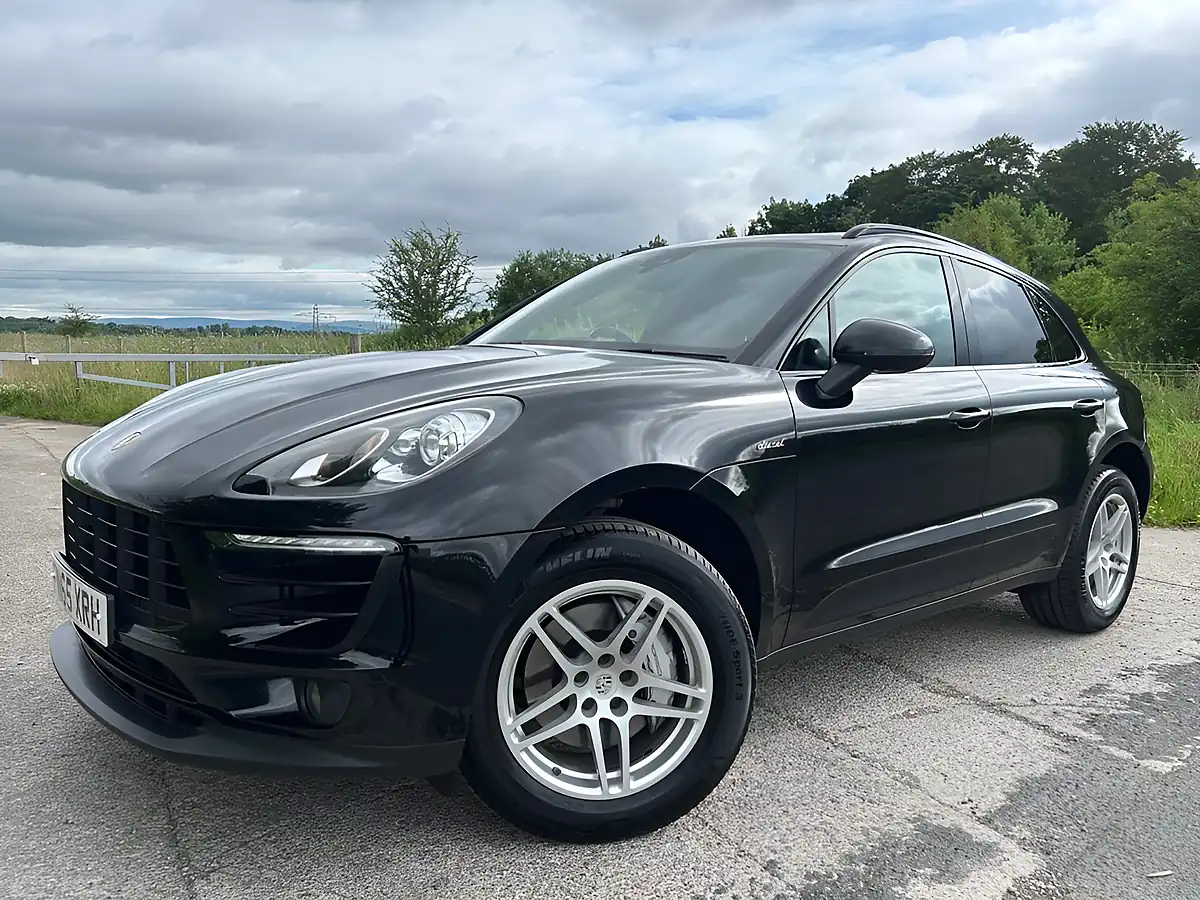 Used 2015 Porsche Macan S Black - Interior and Exterior details 4