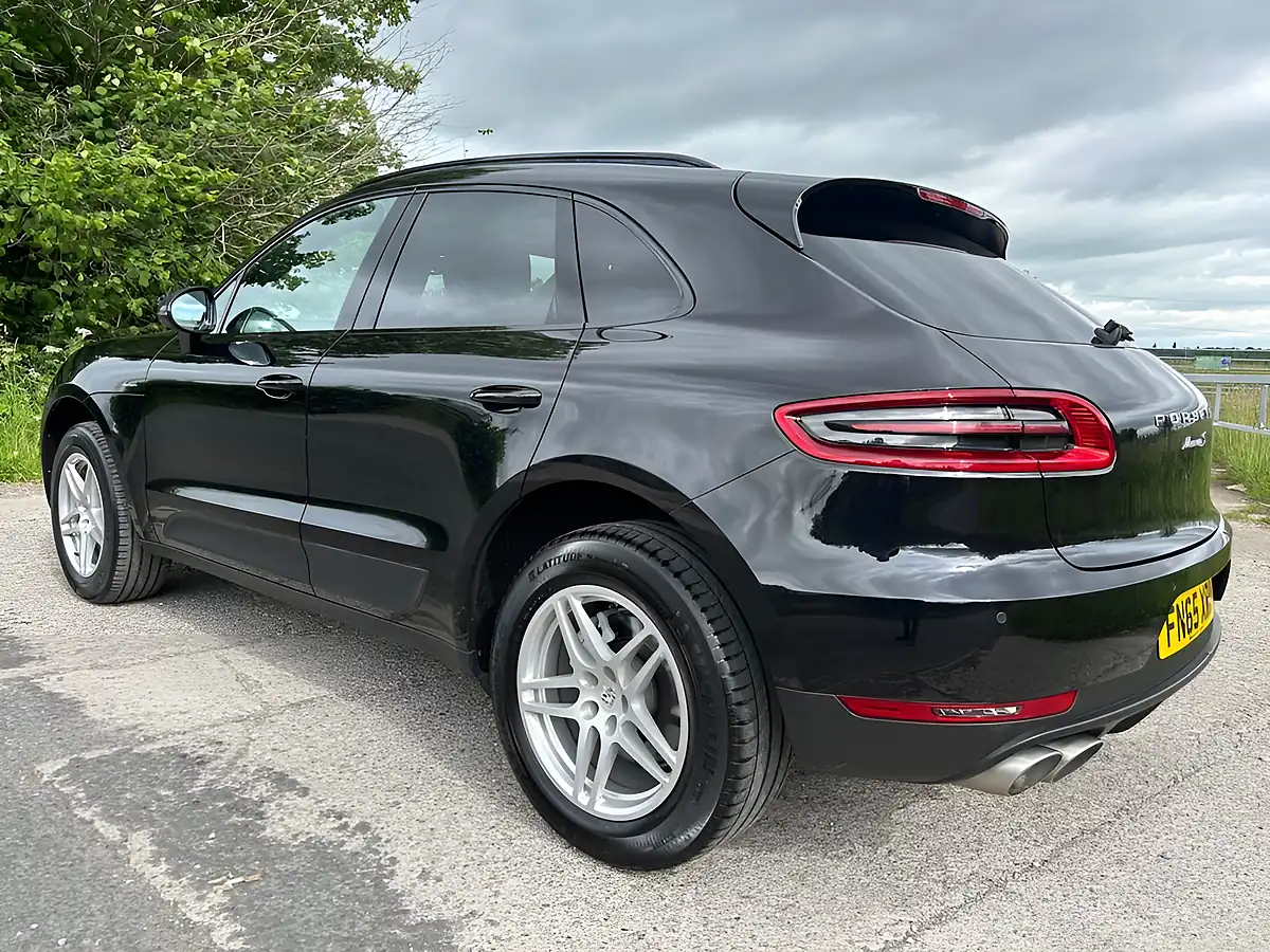 Used 2015 Porsche Macan S Black - Interior and Exterior details 6