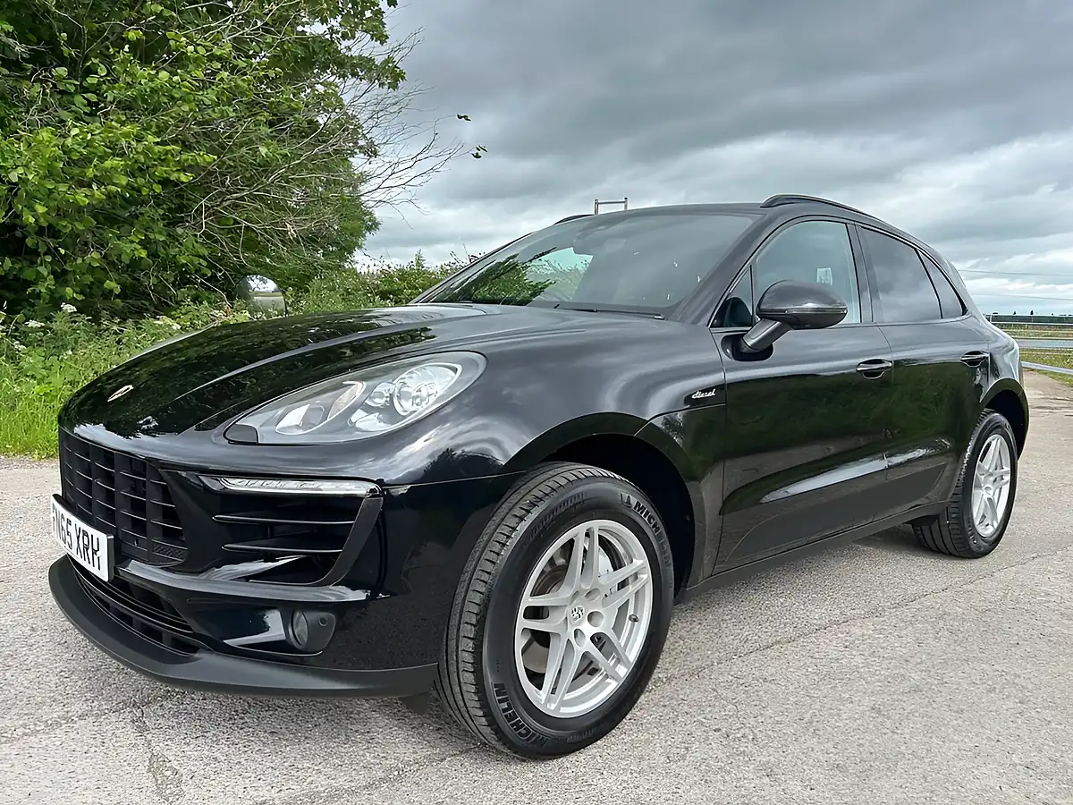 Used 2015 Porsche Macan S Black - Interior and Exterior details 8
