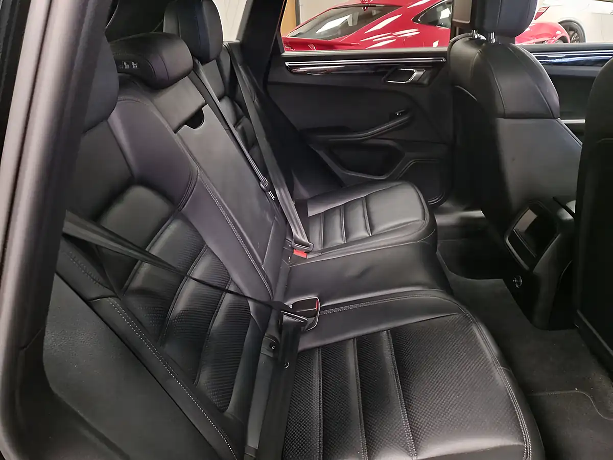 Used 2015 Porsche Macan S Black - Interior and Exterior details 16