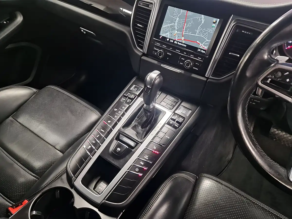 Used 2015 Porsche Macan S Black - Interior and Exterior details 19