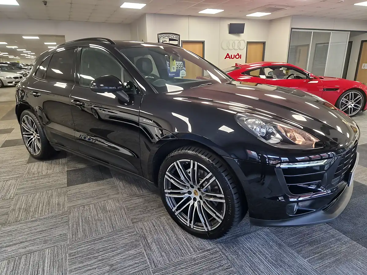 Used 2015 Porsche Macan S Black - Interior and Exterior details 2