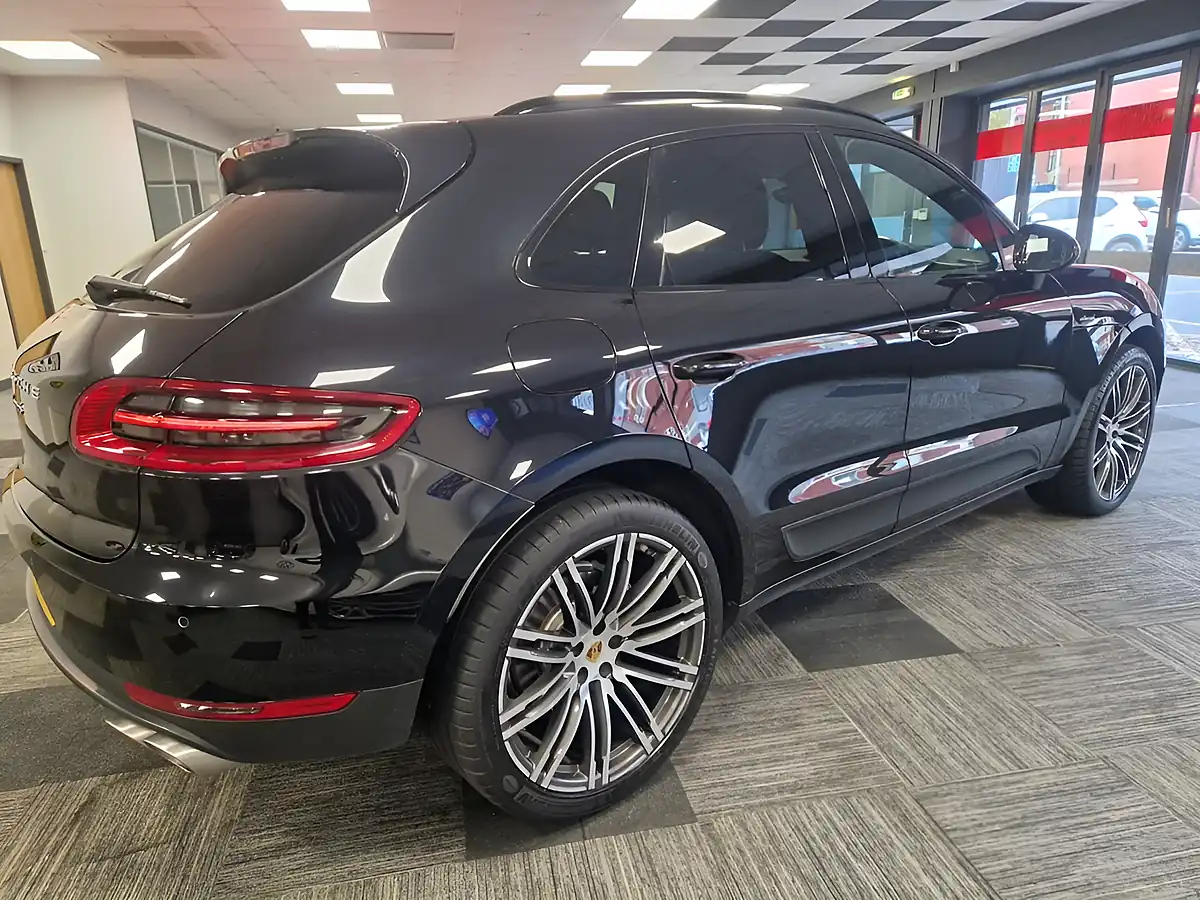 Used 2015 Porsche Macan S Black - Interior and Exterior details 3