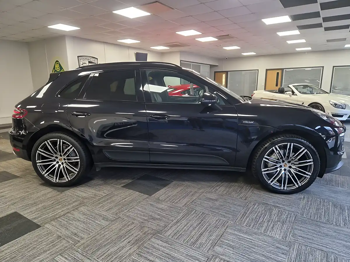 Used 2015 Porsche Macan S Black - Interior and Exterior details 6