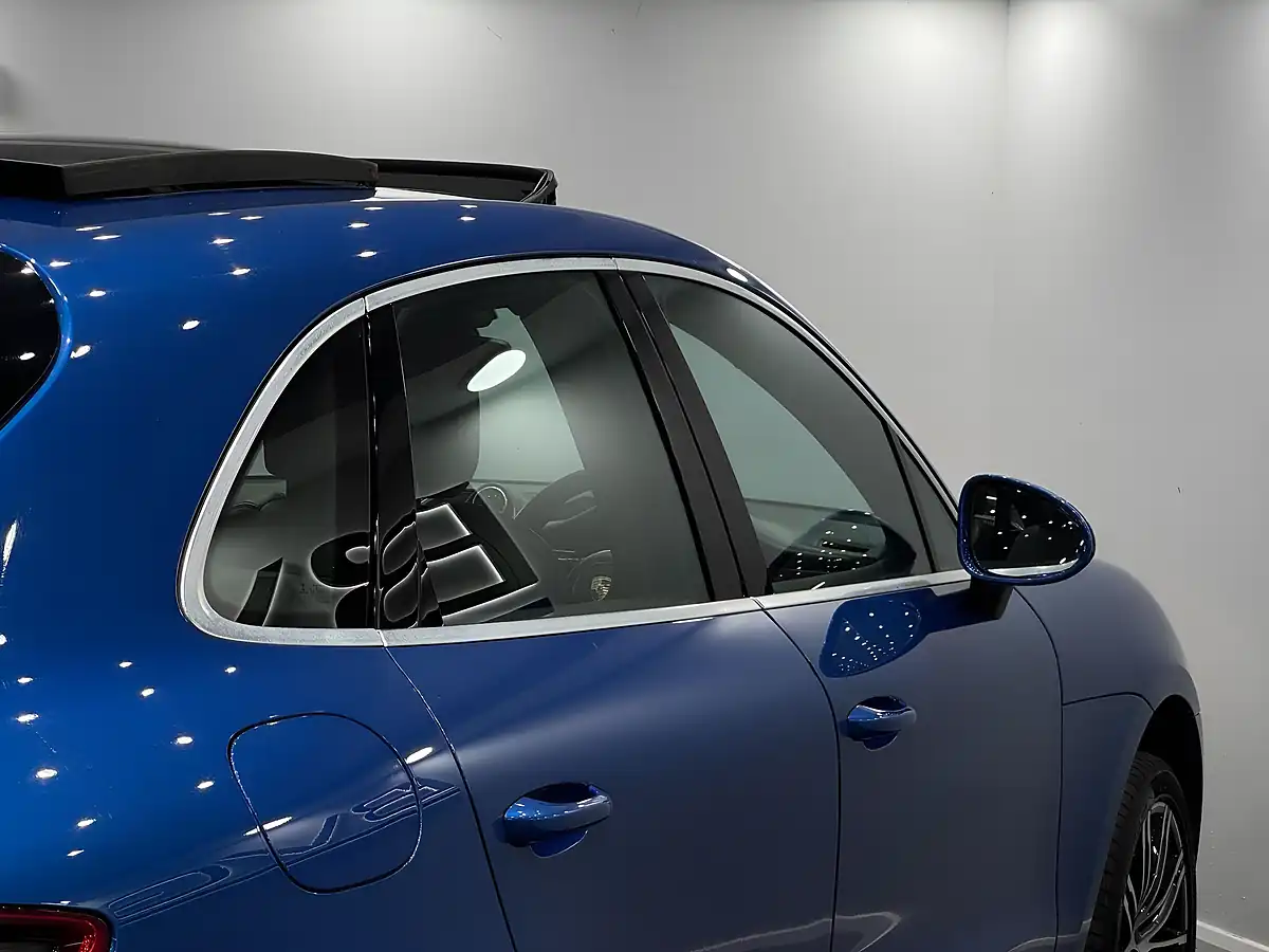Used 2015 Porsche Macan S Blue - Interior and Exterior details 12