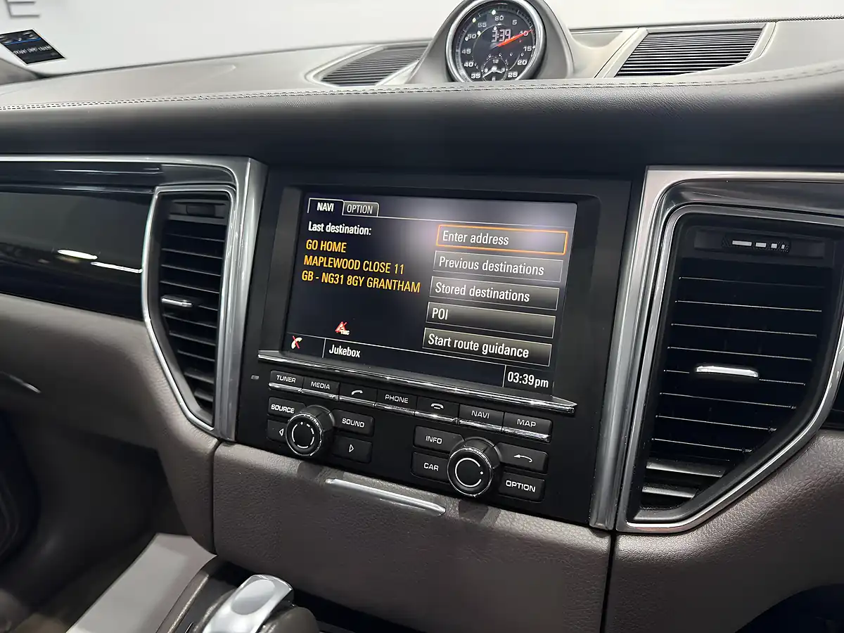 Used 2015 Porsche Macan S Blue - Interior and Exterior details 14