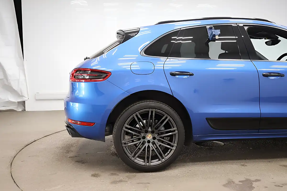 Used 2015 Porsche Macan S Blue - Interior and Exterior details 3