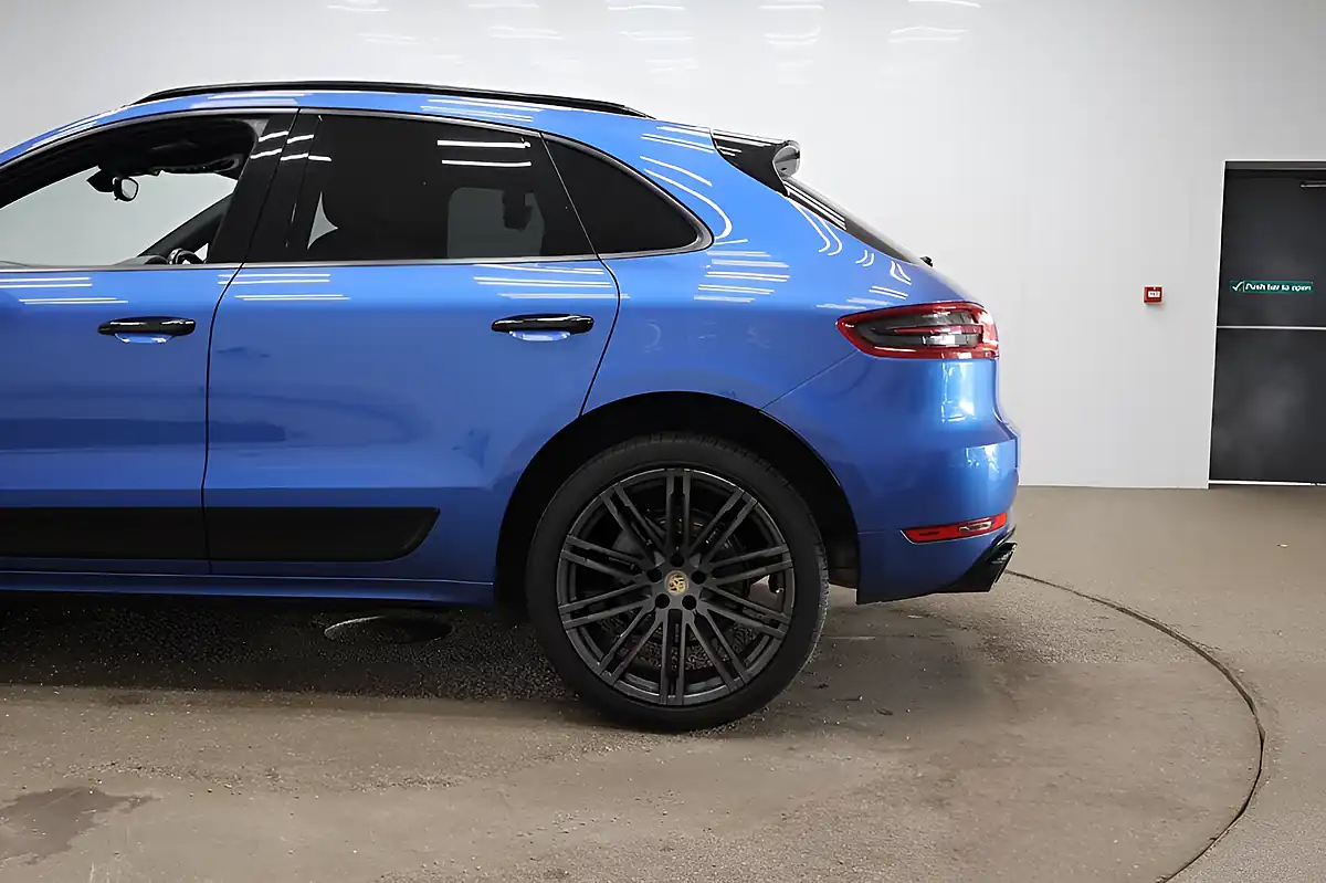 Used 2015 Porsche Macan S Blue - Interior and Exterior details 7